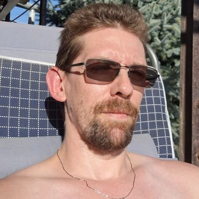 wade_w_watts's profile picture. I play games, sometimes people come and watch