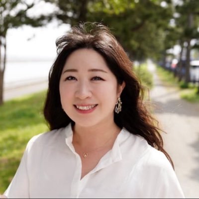 メゾソプラノ⭐️静岡県出身/ 東京/小澤征爾音楽塾オペラ、サイトウキネン2016〜2025出演 / NHK交響楽団と共演 /東京春祭/宗教曲アルトソリスト、オペラと数々出演 声楽指導、朝ドラ、映画 CMで歌唱/東京藝術大学、同大学院2022年修了。サントリーホールアカデミー修了⭐️指導、出演ご依頼はDMへ
