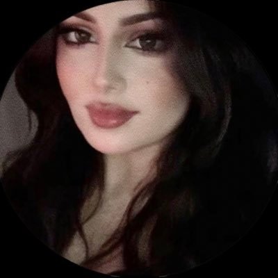 ولسَتُ أعَلمُ مَا يُخفيهِ لي قدَري لَكنّني بِجَميّل الظَّنِّ سِرتُ لَهُ ☁️🌱. #آحباب بغلف العطاء