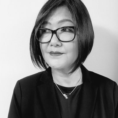 作家・短大幼児教育科教員/子どもと自然、宮澤賢治と朗誦伴奏、自然と言葉の世界を、行ったり来たりしています。