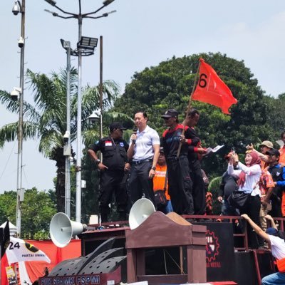Tom Lembong Profile