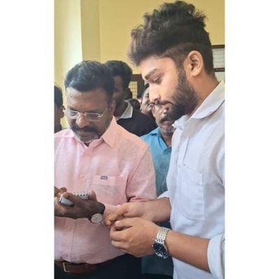 Buddhist ☸️
DR.அம்பேத்கர்....💙
தந்தை பெரியார்...🖤
மாமேதை மார்க்ஸ்...❤️
- மாணவன்.