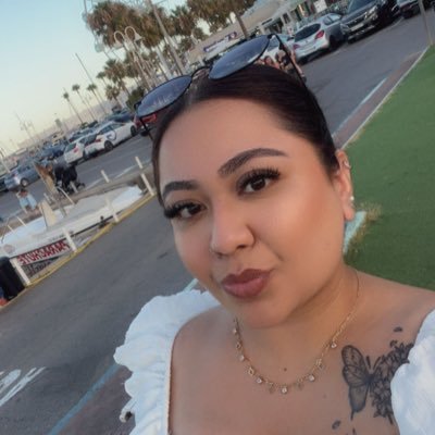 NancyLangani's profile picture. let’s get to 1k 👍🏼