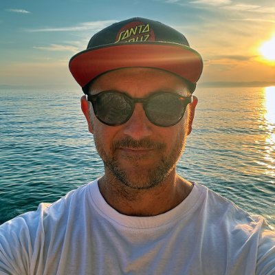 Booze addict turned wellness addict. I want to help people get better.