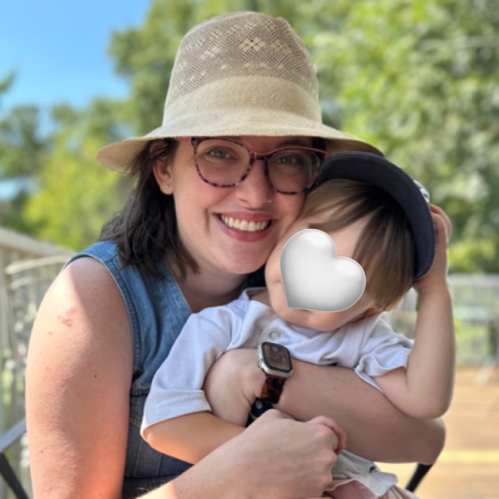 Husb: @elmataflowtoo • Mother • Artist • Cystic Fibrosis • CFRD • Endo • Bilateral Vestibular Loss • +JMJ+ • She/Her