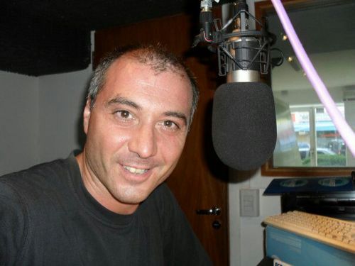 Locutor - Periodista - Conductor de La Tarde de Planet Music - Conductor de Sin Contraseña en Radio Residencias - ex docente de la UP
