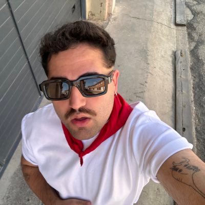 Periodista
🌹
Comunicacion y Marketing Político