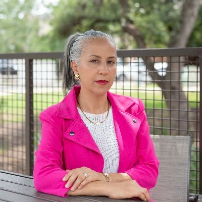 Adriana Ortiz-Jimenez is an author with a rich ministry background that spans over two decades. She is also the author of the YouTube podcast "Tiempo con Dios"