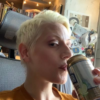 Artist, Dancer, Designer. Anticapitalist. Feminist. She/They #BlackLivesMatter #TransLivesMatter #hEDS 🦓🎨 💃🏼🪡 🍉https://t.co/l0IMpsi2Ts