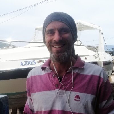 alperilhan35's profile picture. I am a mosque wall..