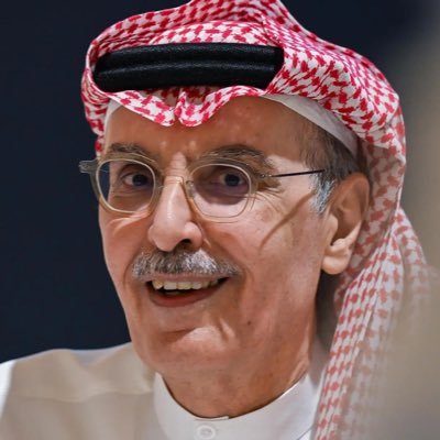 من عاشر البّدر صعب ترضيه النجوم .