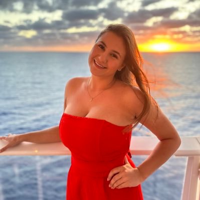 VictoriaSH2002's profile picture. 