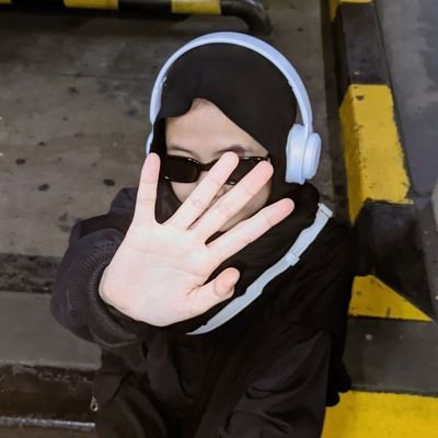 Alisyacntkaptr's profile picture. Bersyukur itu wajib , karna kurang bersyukur bisa menjadikan kita orang yang tamak.