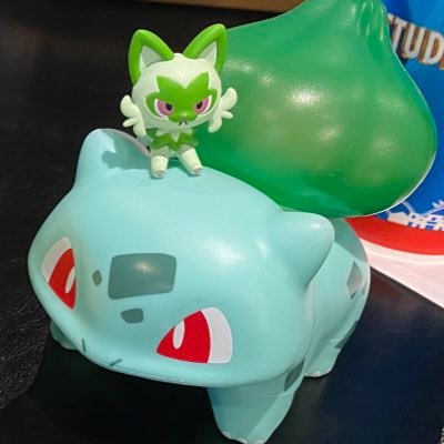 自由気ままに。かわいいもの好き🐱ゆる~くゲームする🎮元レイヤー。おたく。 🐧🔍が好きなんだな~リサーチャー。赤髪ギタリストを推してます。ふぁみきり💛