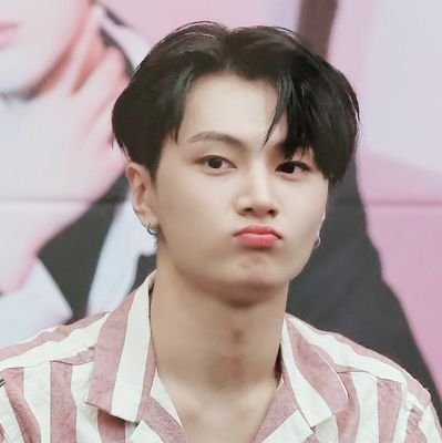 engene ; offer me some jay pcs!! stan/bns acct + u can tag me on any giveaway, gotchu š