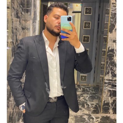 26 y