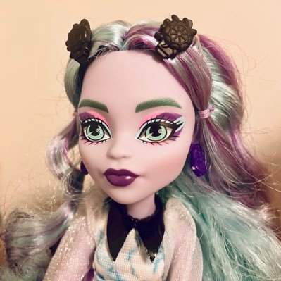 drlngwndrlnd's profile picture. || @lemonpoppy0 ‘s dolltwt acc || 22 they/them ||