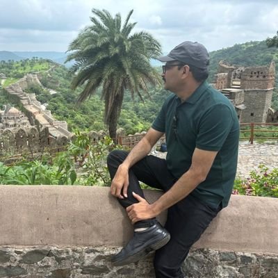 akash_iraval's profile picture. Dy.chitnish