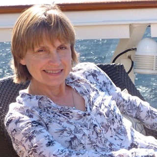 carolinehendrie's profile picture. travel writer and editor