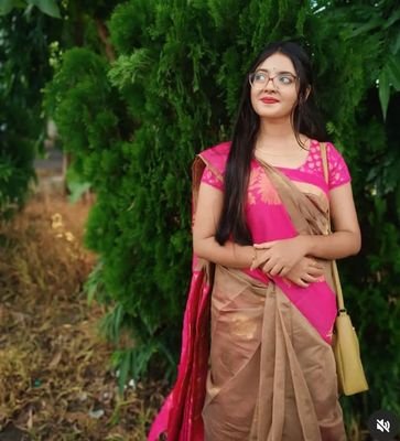 shreyasi353637's profile picture. 