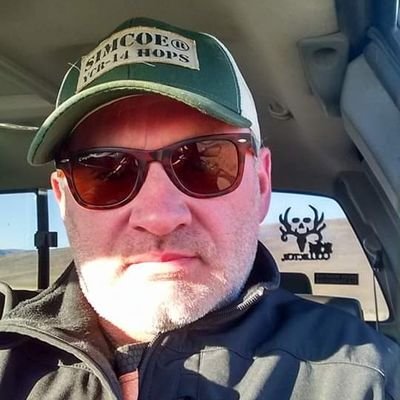 Hard working American redneck, 🇺🇸MAGA 🇺🇸 Hospital engineer, artist, dog owner, Prayer Warrior, America first 🇺🇸