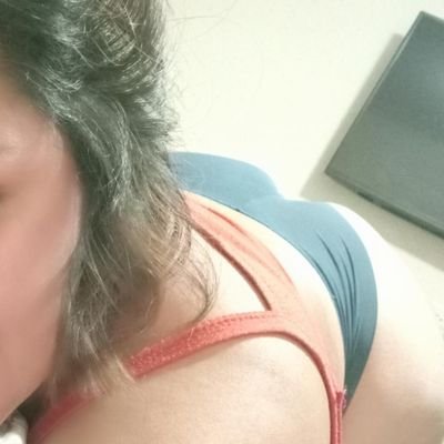 Hot wife
Familia poliamorosa 2 chicas 1 chico.
Busco tener más experiencias🤤