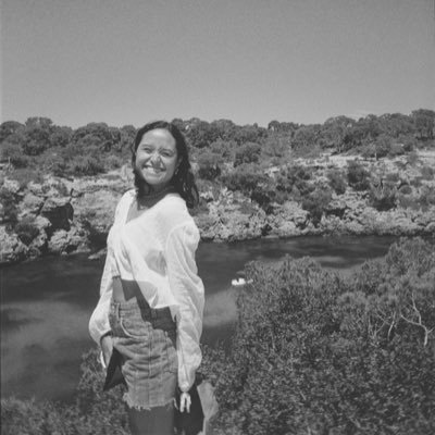 karla_glg's profile picture. :)