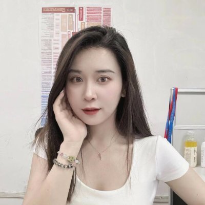 LuxmeF3749's profile picture. Travelling really opens your eyes to other cultures. (Please don't recommend Bitcoin to me, thanks)