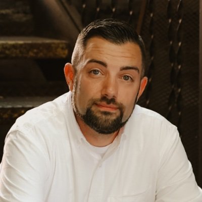 Christian, Husband, Father ✝️ Weekdays 9-12 @997WTN 🇺🇸 instagram: @ChrisHandOnAir