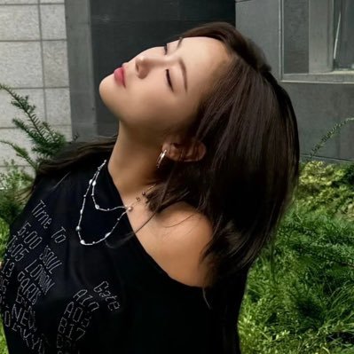 𝗣𝗮𝗿𝗼𝗱𝘆 𝗔𝗰𝗰𝗼𝘂𝗻𝘁. 강지현 professionally known as SOYOU, is an artist, content creator, and a Fur Mom, under the management of Magic Strawberry Sound.⠀⠀
