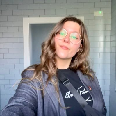 ⚡️dad-dancing/keys @brandnewfriendz 🖊 PhD researcher @UlsterUniPHD ✍️ music, fandom, pop culture