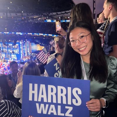 Lizzie_Haskell's profile picture. Currently @SenAmyKlobuchar. Previously @PeterWelch. Alum @EmergeVT and @UVMVermont.