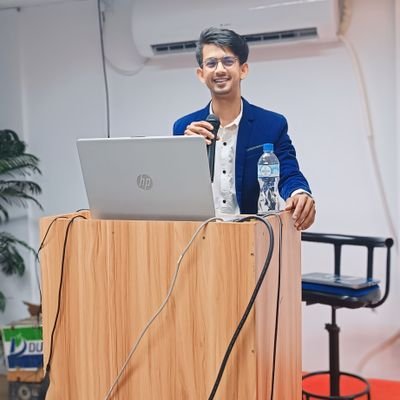 robiuldgtlmrktr's profile picture. professional digital marketer 🔎💻