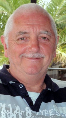 Hi my name is Mike I am interested in making money online using social media, 
 and helping other do the same. http://t.co/zKOQwml6Ey