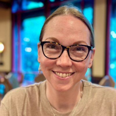 Christ follower✝️; Wife💘; #boymom💙💙; teacher-librarian; book lover📚; coffee drinker☕️; HP⚡️; “likes” ≠ endorsement