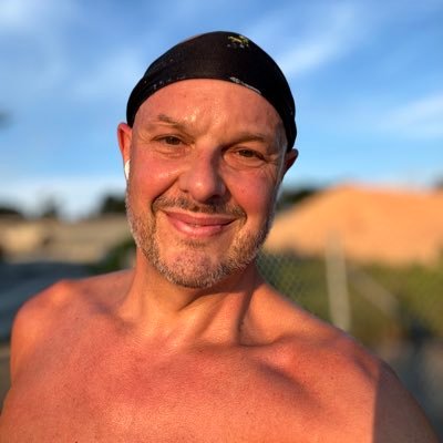 haircutnow's profile picture. Crazy but sober. Love cats, books, apple devices and Democrats. Gay, single and trudging my way into authenticity and integrity.