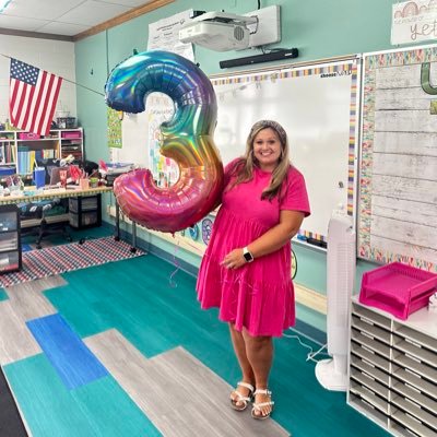 thrivingN3rd's profile picture. 3rd Grade Teacher 💛🍎Southeast Ele.