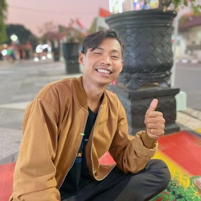 Aku ingin secara wajar kita bertukar kabar.Duduk berdebat menyatakan setuju dan tidak setuju.