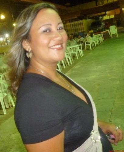 _MariBraga's profile picture. Ah, sei lá, segue aí que eu te sigo de volta e te conto! Rsrs