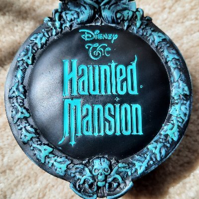 Laura789x524's profile picture. 