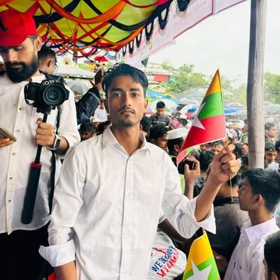 Communication Director of @youth_asia_ #Rohingya story teller, Photographer, Researcher and Translator. noormustafakazi336@gmail.com