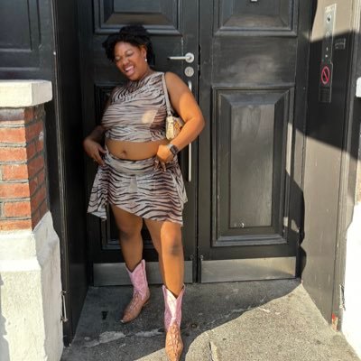 Lazy_Paige's profile picture. Lazy... but the good type 🤷🏾‍♀️ | Music Blogger | Lazy Paige Aromas 🕯