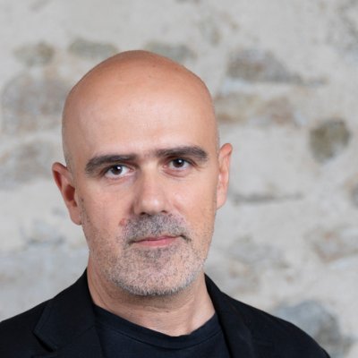 CEO @infinitohub, a new cultural hub in Madrid powered by @fdnc_es 🇪🇸 (OPENING 2025) / Initiator @NgoVillae 🇮🇹 / Meet my AI cofounder @microclimateAI