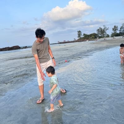 frdausx's profile picture. Jurutera Program | 95' |  belum boleh kayuh basikal lagi tapi dah banyak lari | Selalu makan.