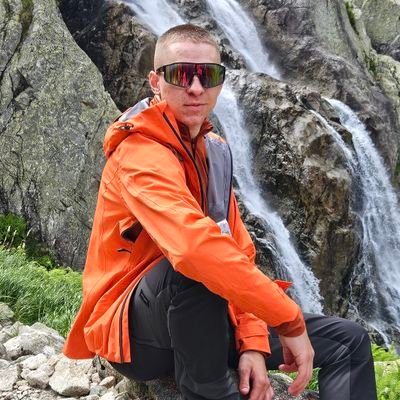 IgorKuvil42774's profile picture. Гори то любов, краще них можуть бути тільки інші гори. 😌Люблю співати та слухати музику. Навчаюсь розвиваюсь і хейчу русню, що ще може бути краще ?