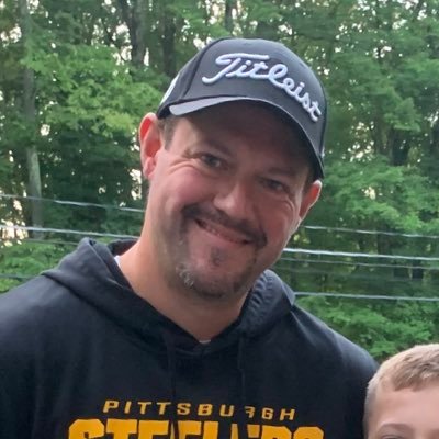 psnydez86's profile picture. Typical Dad Fortnite Zero Build Player.
