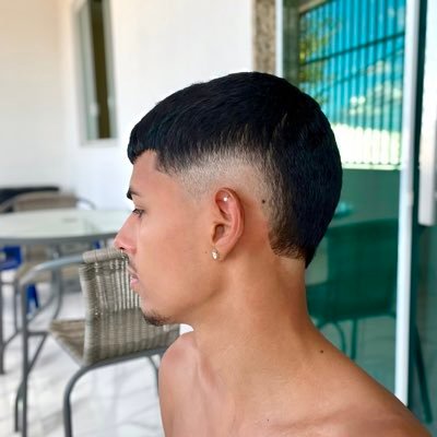 kxiosales's profile picture. rios calmos mas profundos e enganosos para quem contempla a vida apenas pela superfície