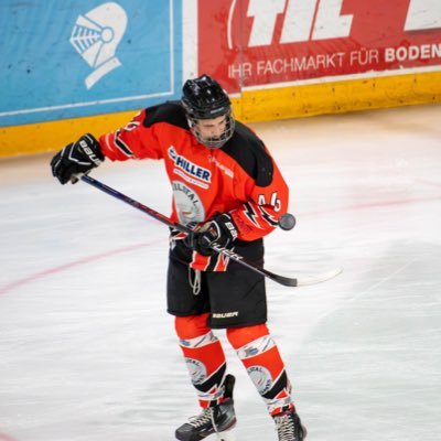 BenjaminEberlin's profile picture. 👻 schoasbene88                             🏒