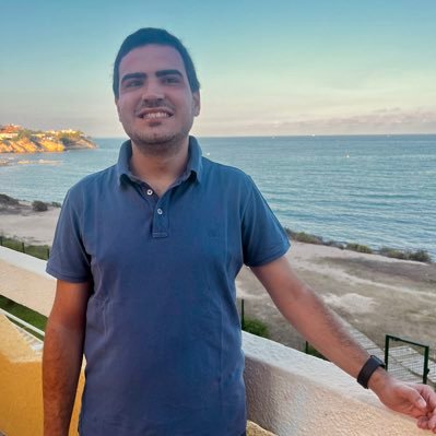 Trabajando en la @ONCE_oficial para colaborar en mejorar la vida de las personas ciegas y tratando de pasármelo bien por el camino.