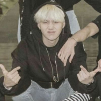 WassupMinYG's profile picture. Kalbi kırık bir T-Army..